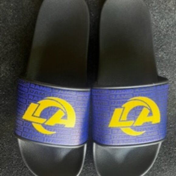 Size 13 Los Angeles Rams NFL Men's Flip Flop Slides Sandals Shoes w/ Socks - Picture 1 of 7